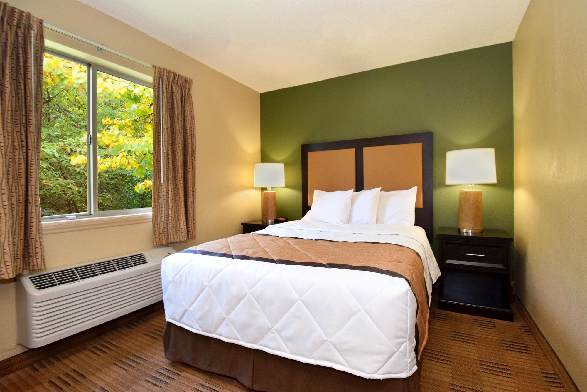 Extended Stay America Select Suites Tampa Airport Memorial Hwy Ngoại thất bức ảnh