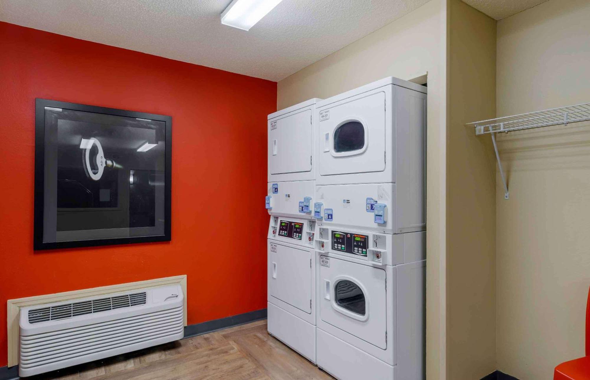 Extended Stay America Select Suites Tampa Airport Memorial Hwy Ngoại thất bức ảnh